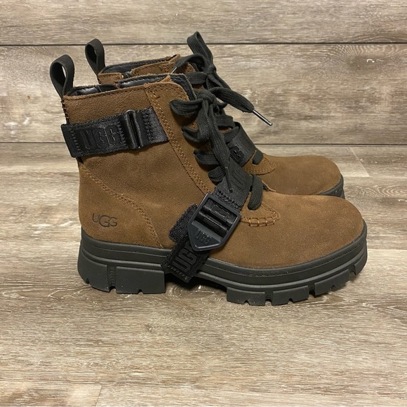UGGAshton Lace Up Combat Boots in Brown Size 7.5